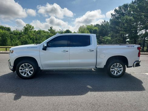 Certified 2022 Chevrolet Silverado 1500 LTZ w/ LTZ Premium Package AWD/4WD image 2