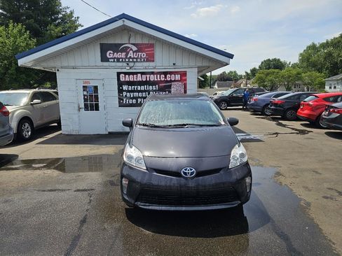 Used 2012 Toyota Prius Four FWD image 2