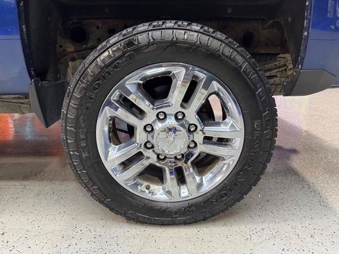 Used 2016 Chevrolet Silverado 2500 High Country w/ Duramax Plus Package AWD/4WD image 26