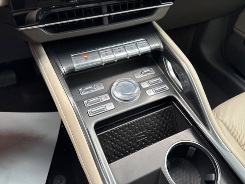 Used 2024 Lincoln Nautilus Premier w/ Equipment Group 102A image 39