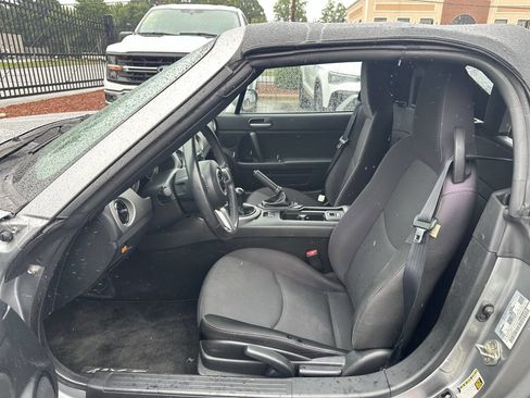 Used 2009 MAZDA MX-5 Miata Sport w/ Convenience Pkg RWD image 11