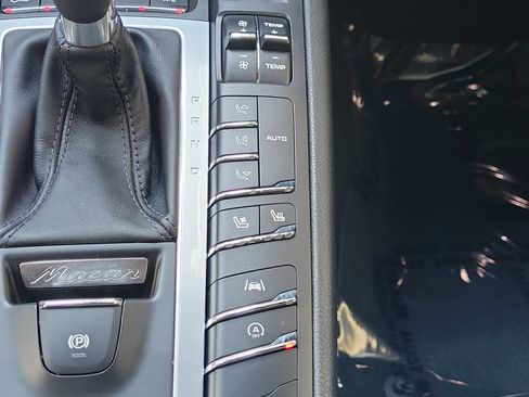 Certified 2019 Porsche Macan S AWD/4WD image 40