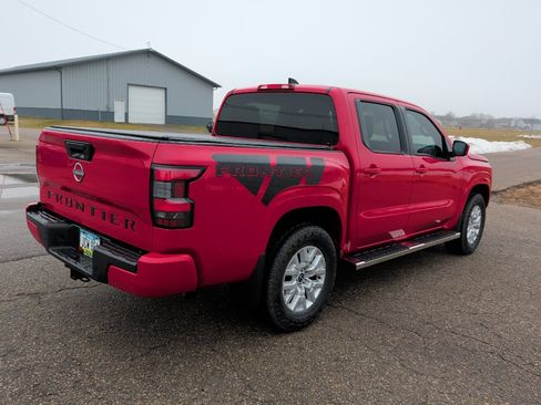 Used 2022 Nissan Frontier SV w/ Graphics Package image 4