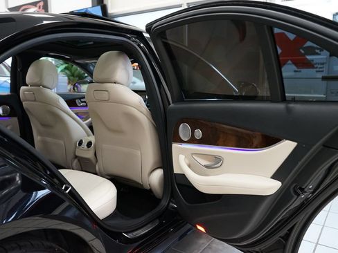 Used 2019 Mercedes-Benz E 300 4MATIC image 53
