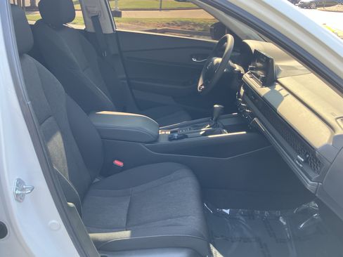 Used 2025 Honda Accord SE image 35