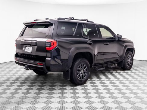 Used 2025 Toyota 4Runner SR5 AWD/4WD image 5