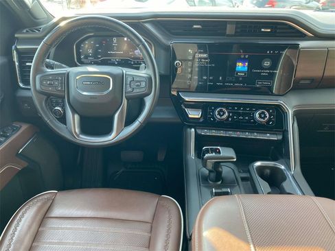 Used 2023 GMC Sierra 1500 Denali Ultimate image 9