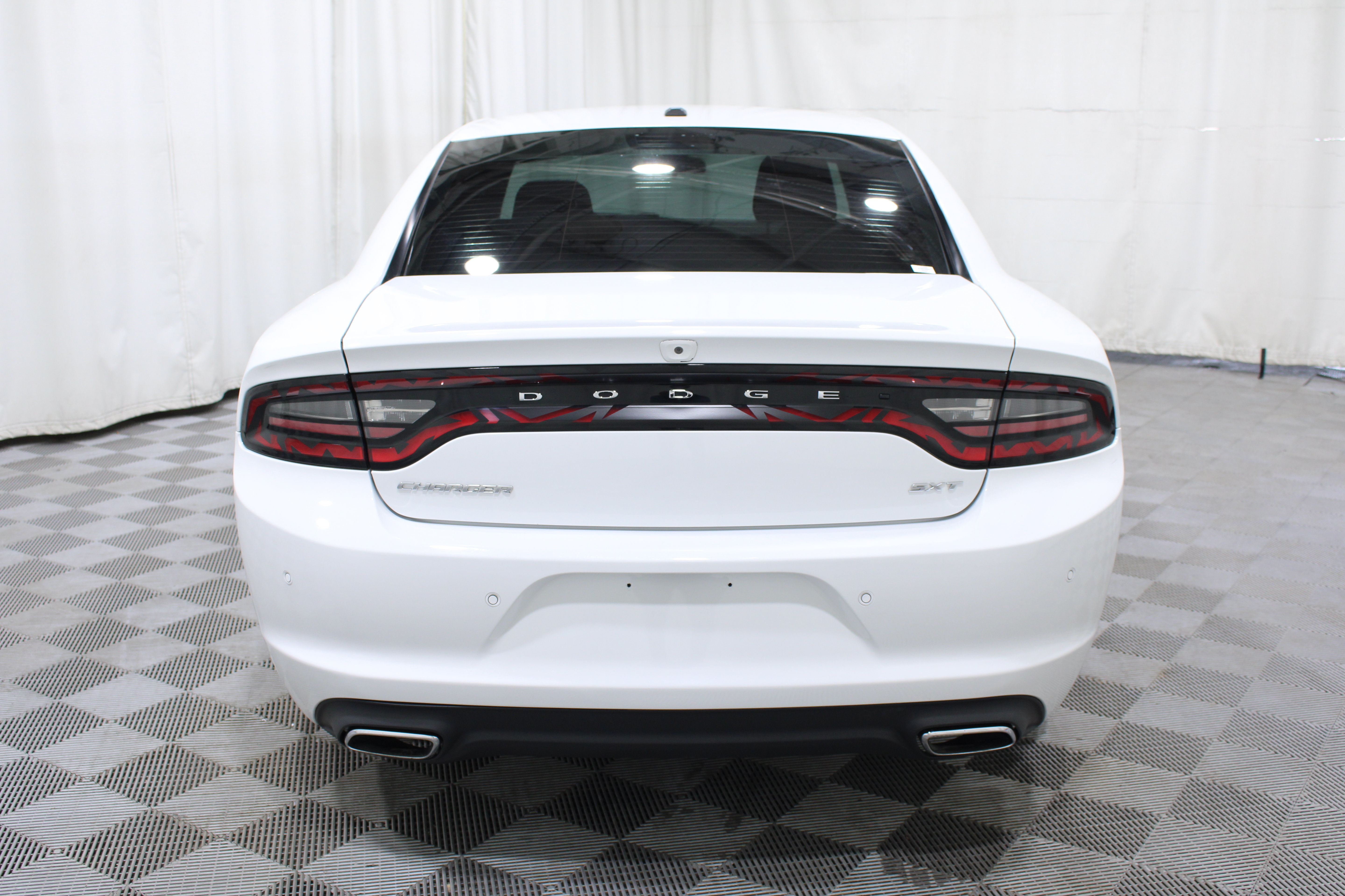 Used 2018 Dodge Charger SXT RWD image 23