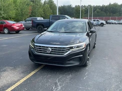 Used 2020 Volkswagen Passat 2.0T R-Line image 3