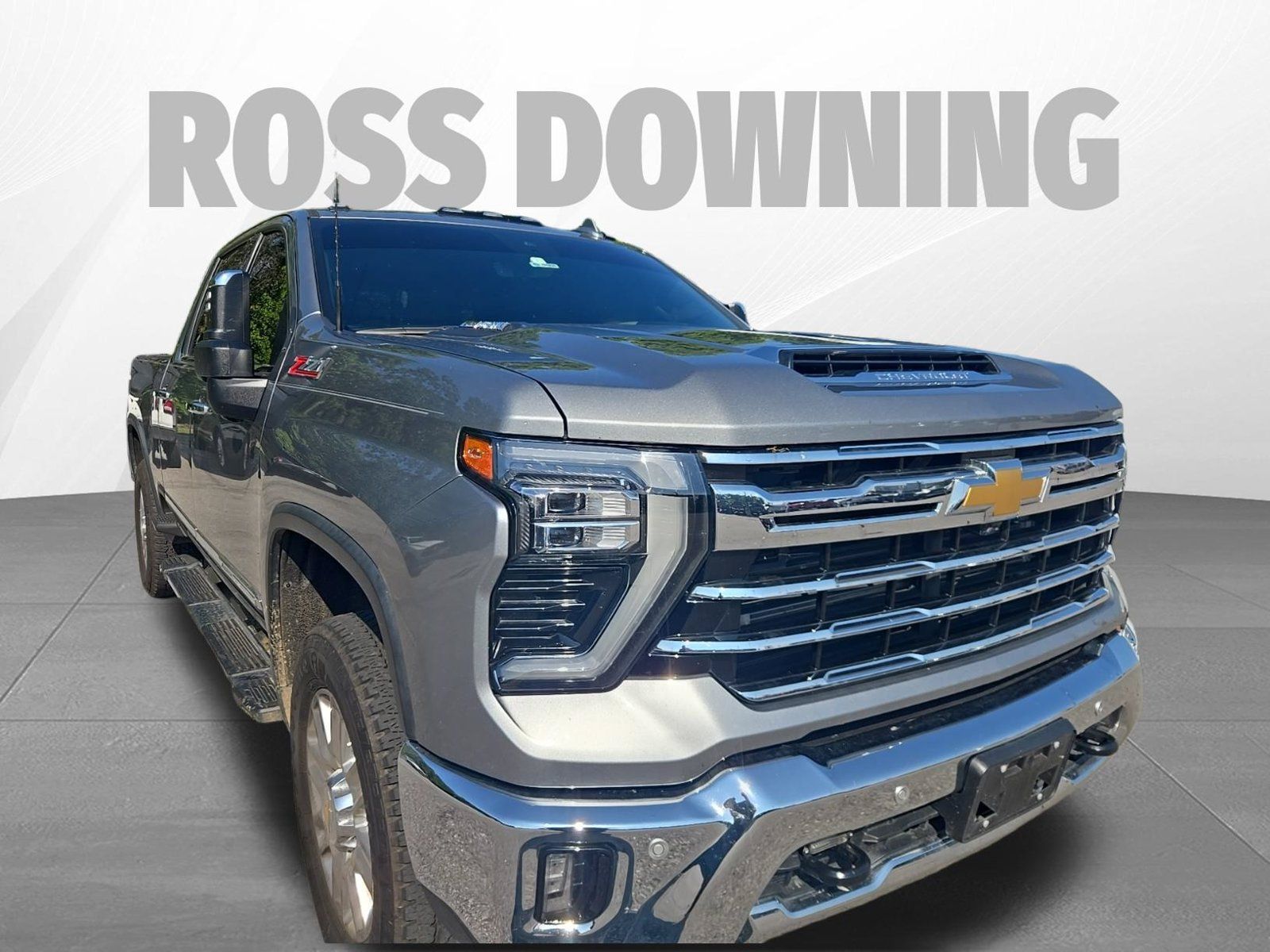 Used 2024 Chevrolet Silverado 2500 LTZ w/ LTZ Premium Package AWD/4WD image 3