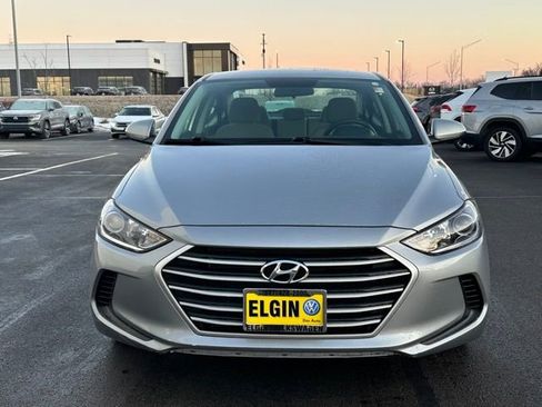 Used 2017 Hyundai Elantra SE image 2