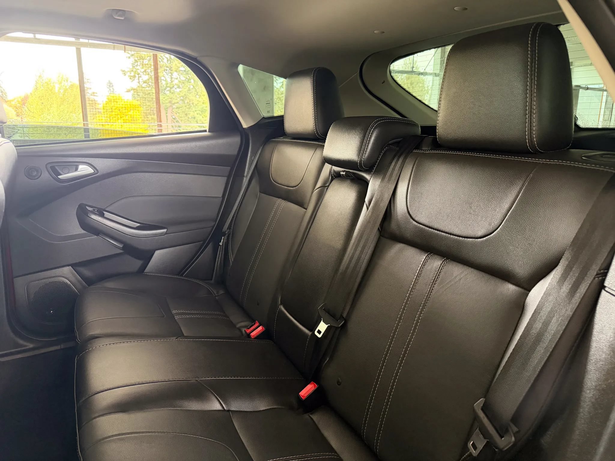 Used 2014 Ford Focus Titanium FWD image 19