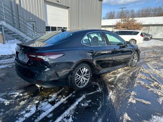 Used 2022 Toyota Camry XLE video 3