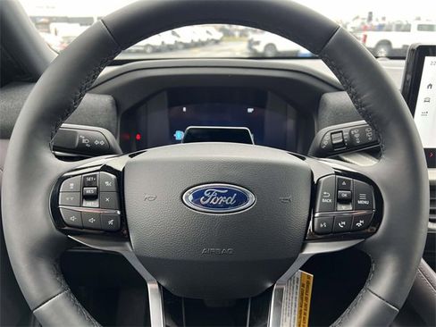 New 2026 Ford Explorer Platinum image 14