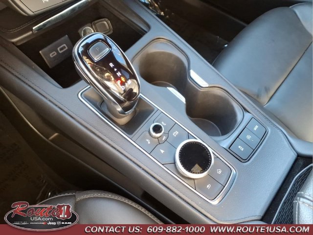 Used 2025 Cadillac XT4 Premium Luxury AWD/4WD image 17