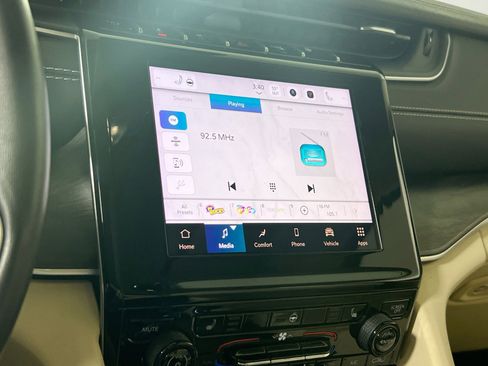 Used 2022 Jeep Grand Cherokee Limited w/ Trailer Tow Prep Group (B) image 14