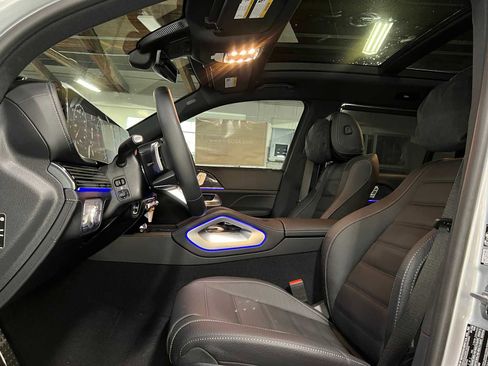 New 2026 Mercedes-Benz GLS 580 4MATIC image 26