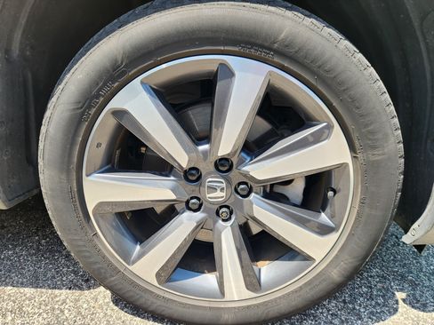Certified 2023 Honda Pilot Touring image 5
