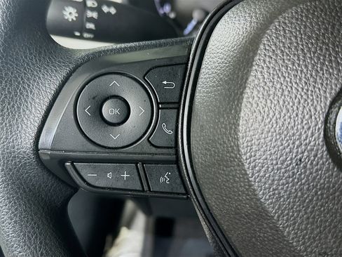 Used 2024 Toyota Corolla Cross L image 16