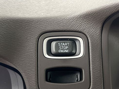 Used 2013 Volvo XC70 T6 image 24