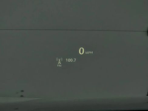 Used 2022 Buick Envision Avenir w/ Technology Package II image 12