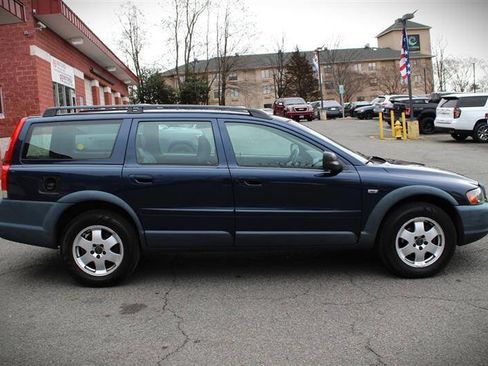 Used 2004 Volvo V70 Base AWD 4dr Turbo Wagon image 6
