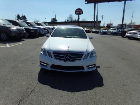 Used 2013 Mercedes-Benz E 350 BlueTEC Sedan image 2