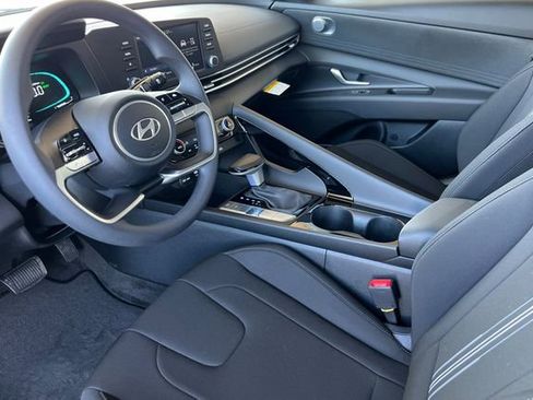 New 2026 Hyundai Elantra Hybrid FWD image 10
