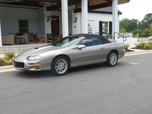 Used 2001 Chevrolet Camaro Z28 w/ SS Performance/Appearance Pkg image 33