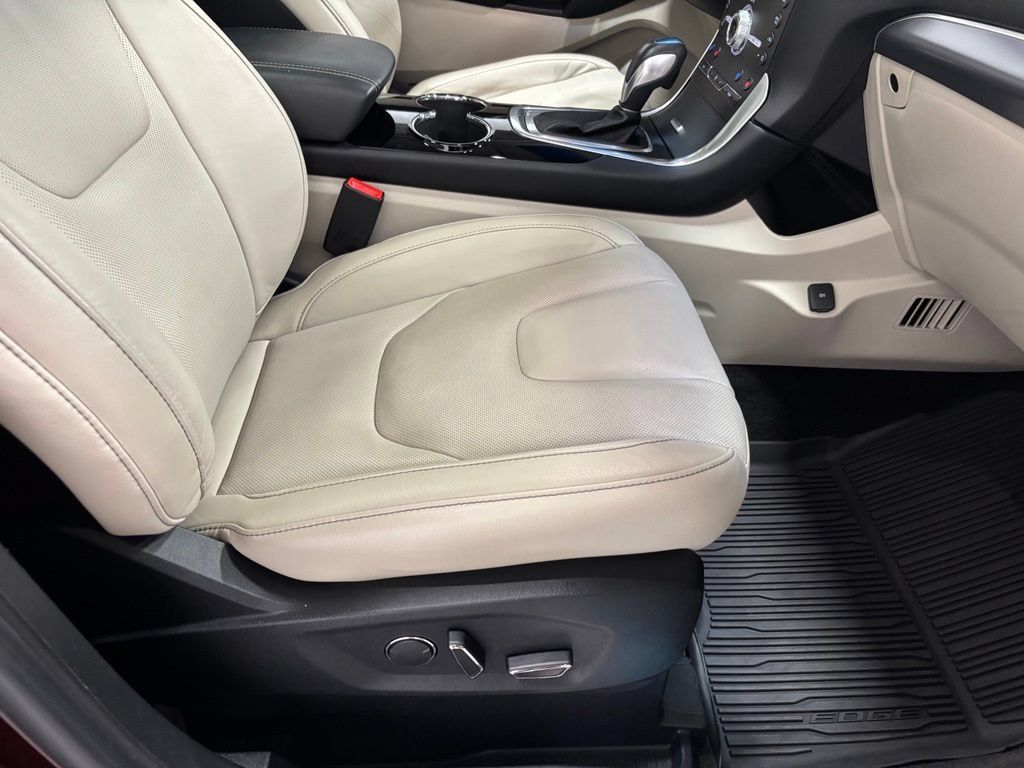 Used 2018 Ford Edge Titanium w/ Equipment Group 301A AWD/4WD image 58