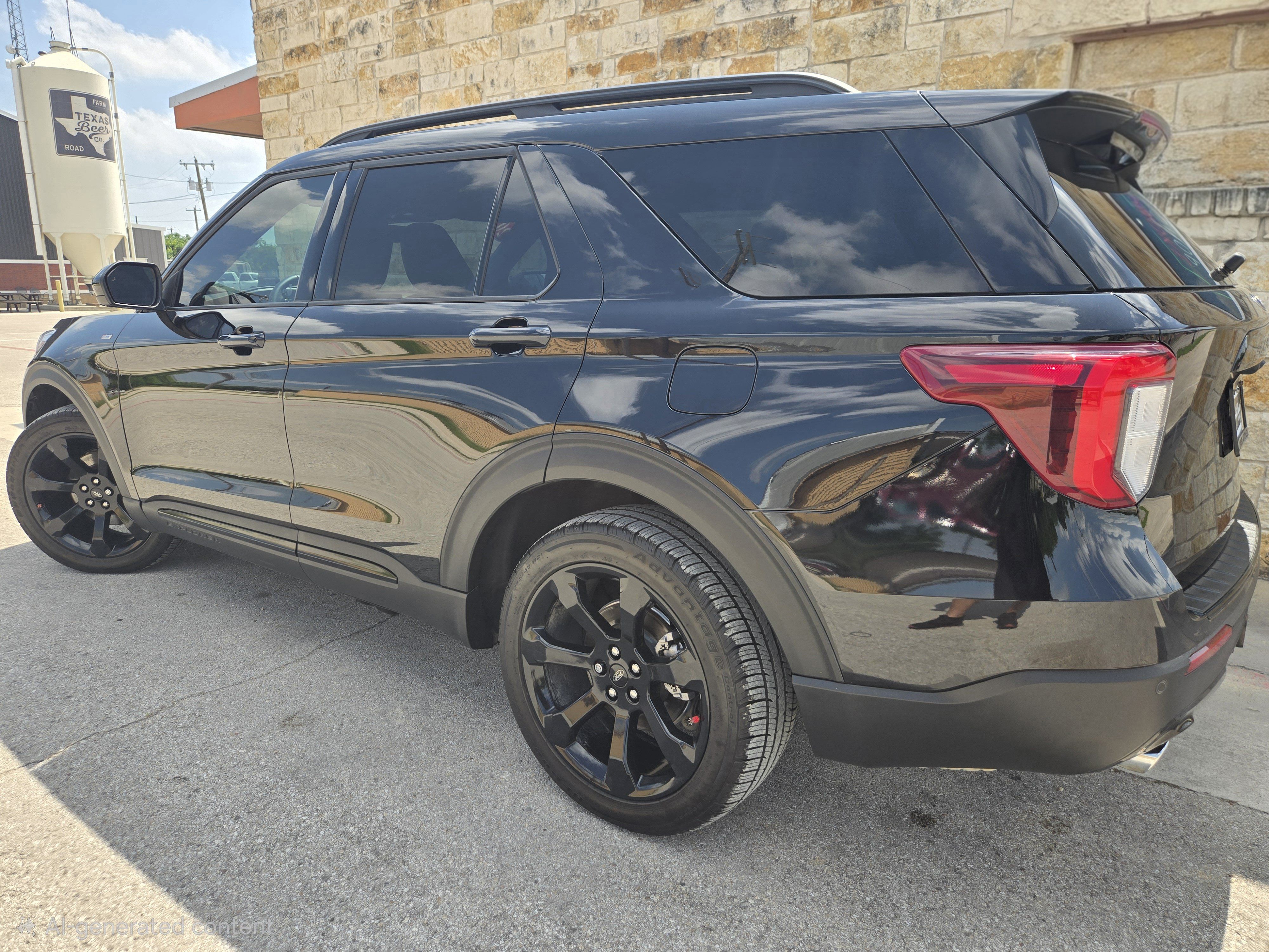 Used 2023 Ford Explorer ST-Line w/ Class IV Trailer Tow Package RWD image 3