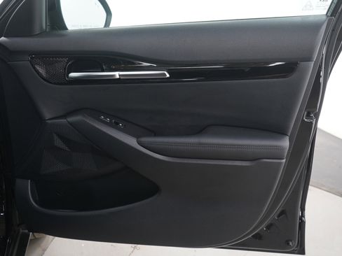 Used 2022 Kia Seltos EX image 11