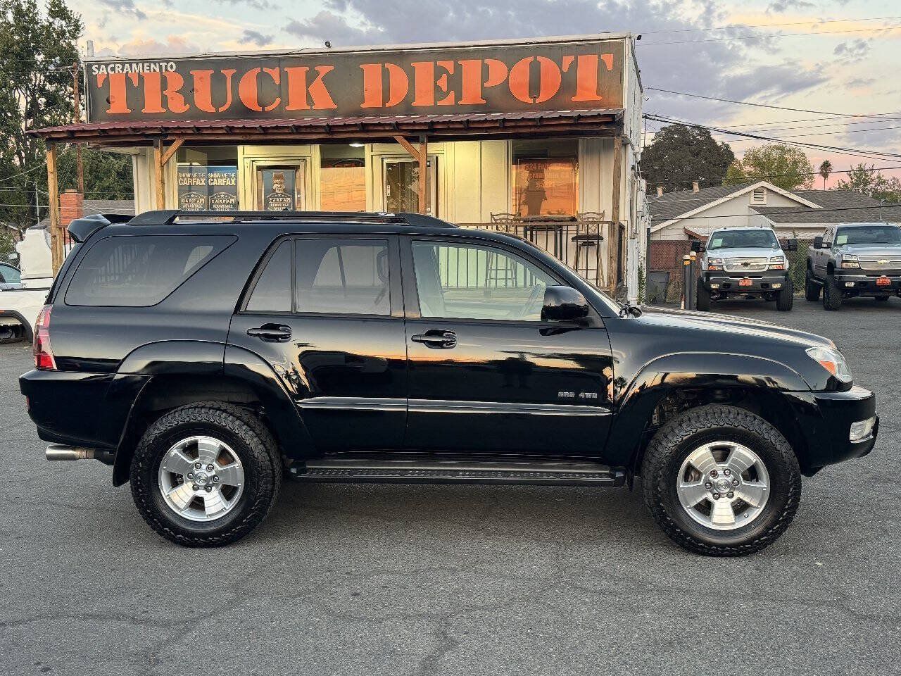 Used 2005 Toyota 4Runner SR5 AWD/4WD image 8