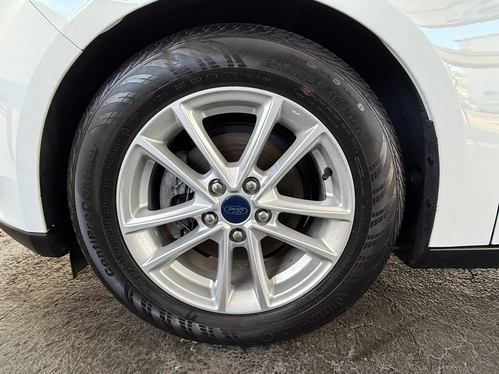 Used 2018 Ford Focus SE FWD image 43