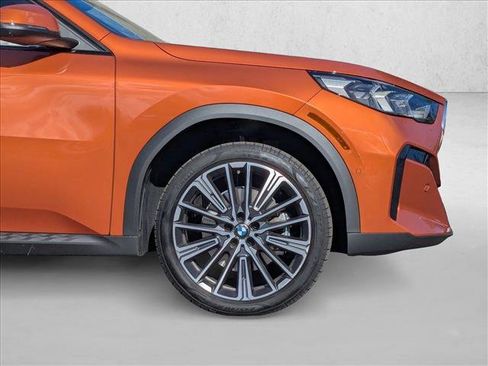 Used 2025 BMW X2 xDrive28i w/ Technology Package image 23