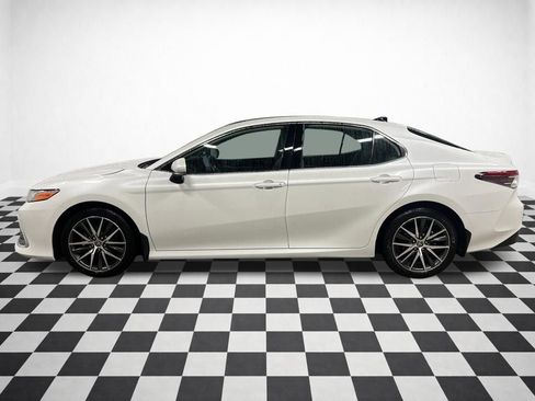 Used 2024 Toyota Camry XLE w/ Navigation Package image 5