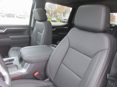 New 2026 GMC Sierra 1500 SLT w/ SLT Premium Plus Package image 14