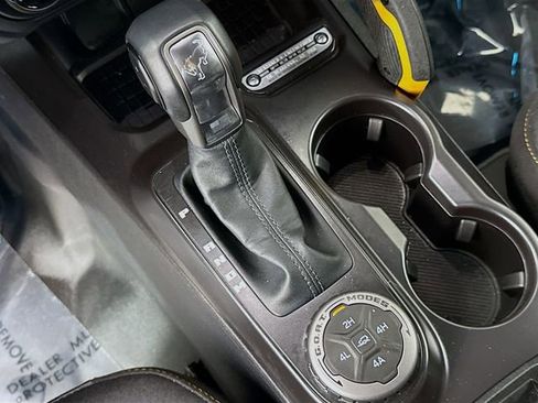 Used 2024 Ford Bronco Badlands image 17