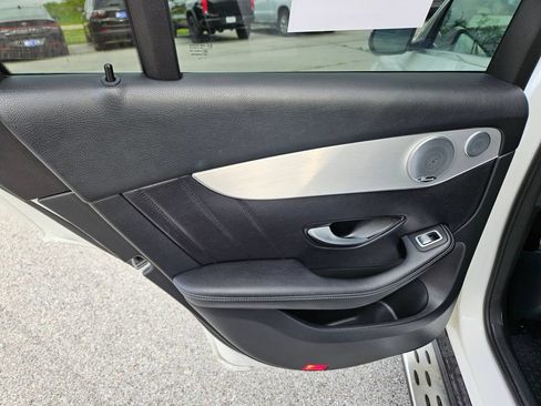 Used 2019 Mercedes-Benz GLC 300 4MATIC image 24
