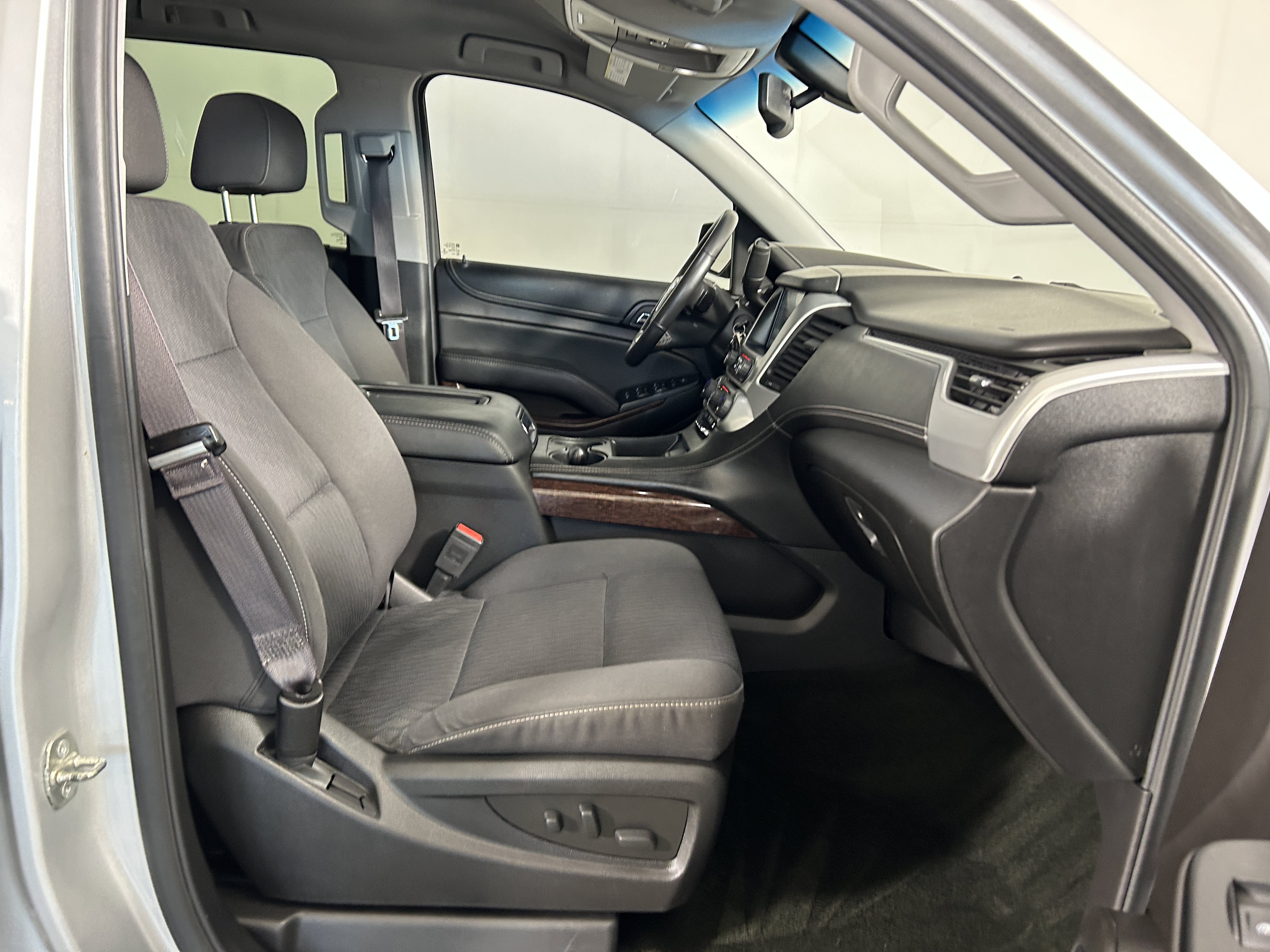 Used 2016 GMC Yukon SLE w/ Convenience Package AWD/4WD image 26