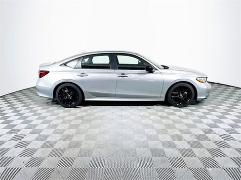 Used 2025 Honda Civic Sport image 6