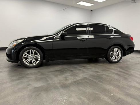 Used 2011 INFINITI G37 4dr x AWD w/ Premium Pkg image 3