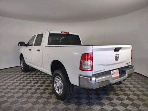 Used 2022 RAM 2500 Tradesman w/ Chrome Appearance Group AWD/4WD image 6