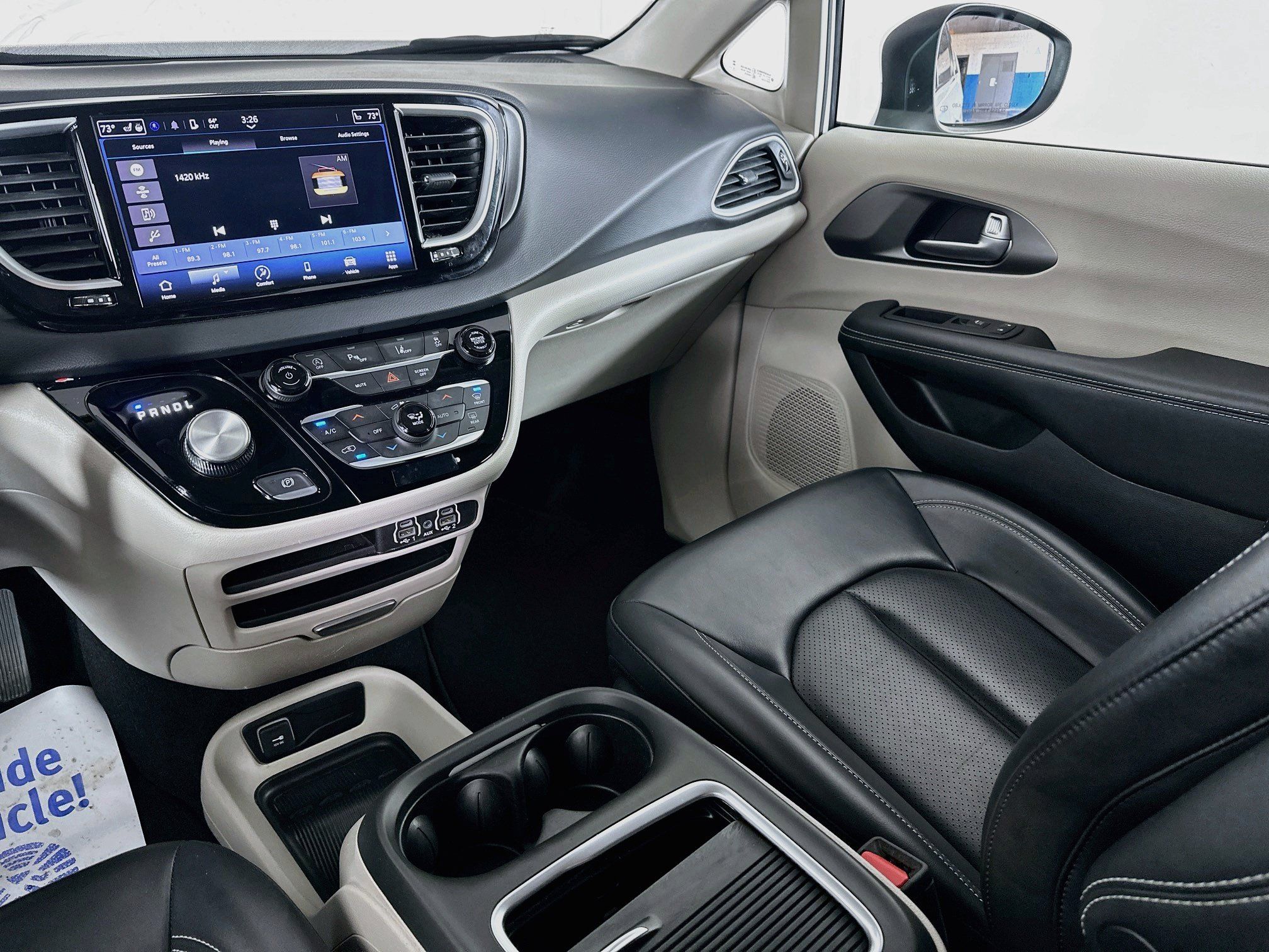 Used 2023 Chrysler Pacifica Touring-L FWD image 21
