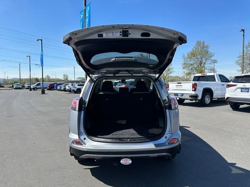 Used 2018 Toyota RAV4 Adventure image 11