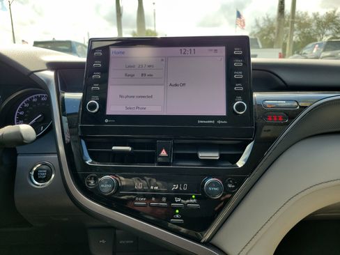 Used 2022 Toyota Camry SE w/ Audio Upgrade Package image 26