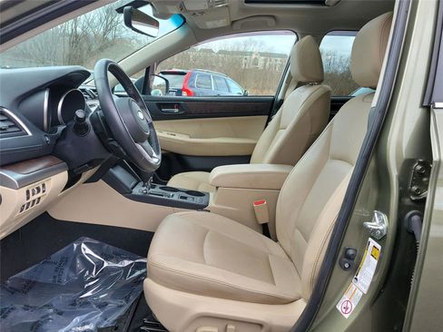 Used 2018 Subaru Outback 2.5i Limited AWD/4WD image 3