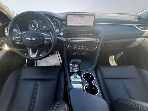 Used 2025 Genesis G70 2.5T image 8
