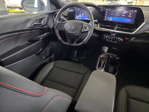 New 2026 Chevrolet Trax RS w/ Sunroof Package image 19