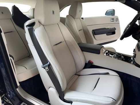 Used 2020 Rolls-Royce Dawn RWD image 19